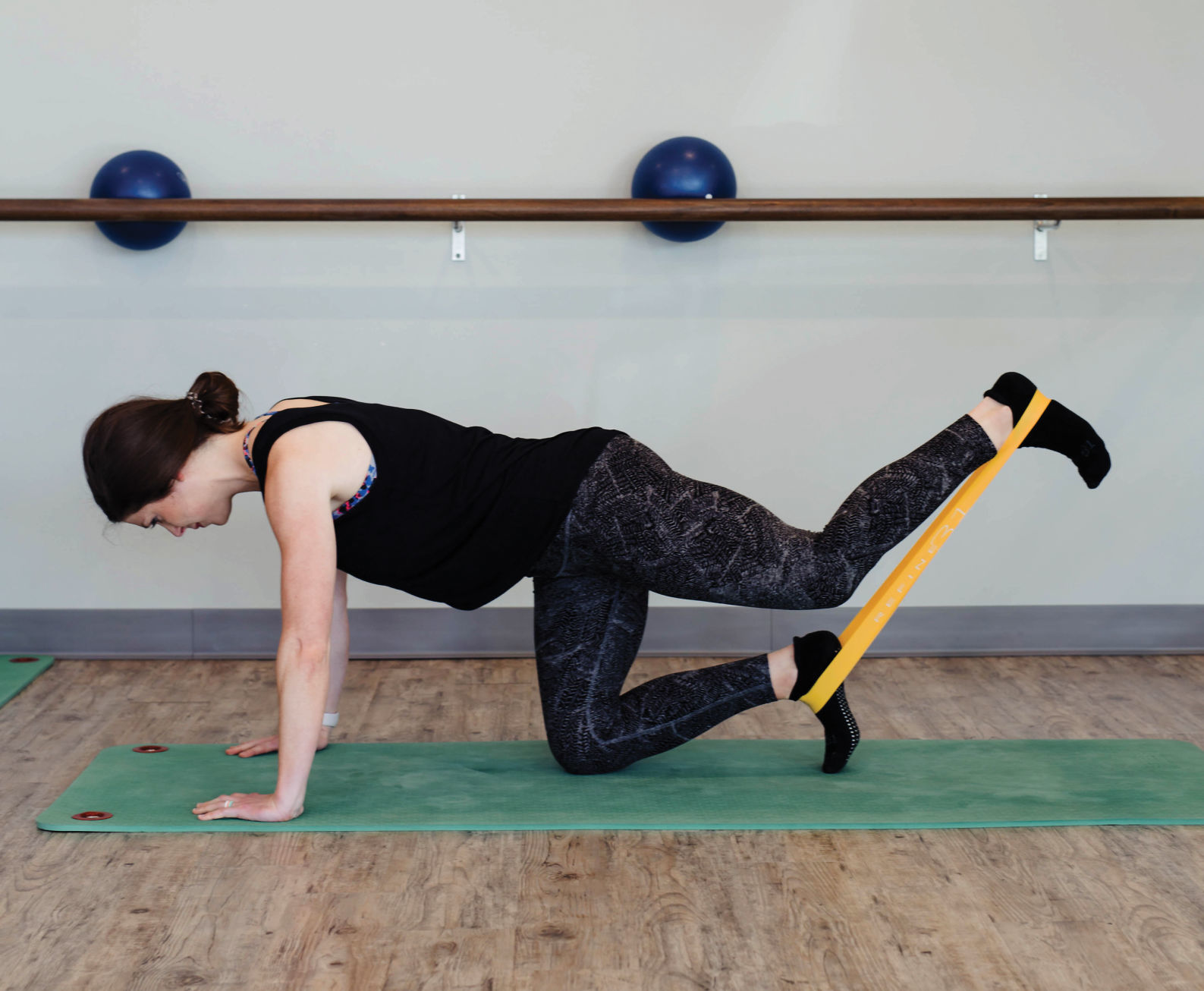 4. Refine hamstring curl.jpg